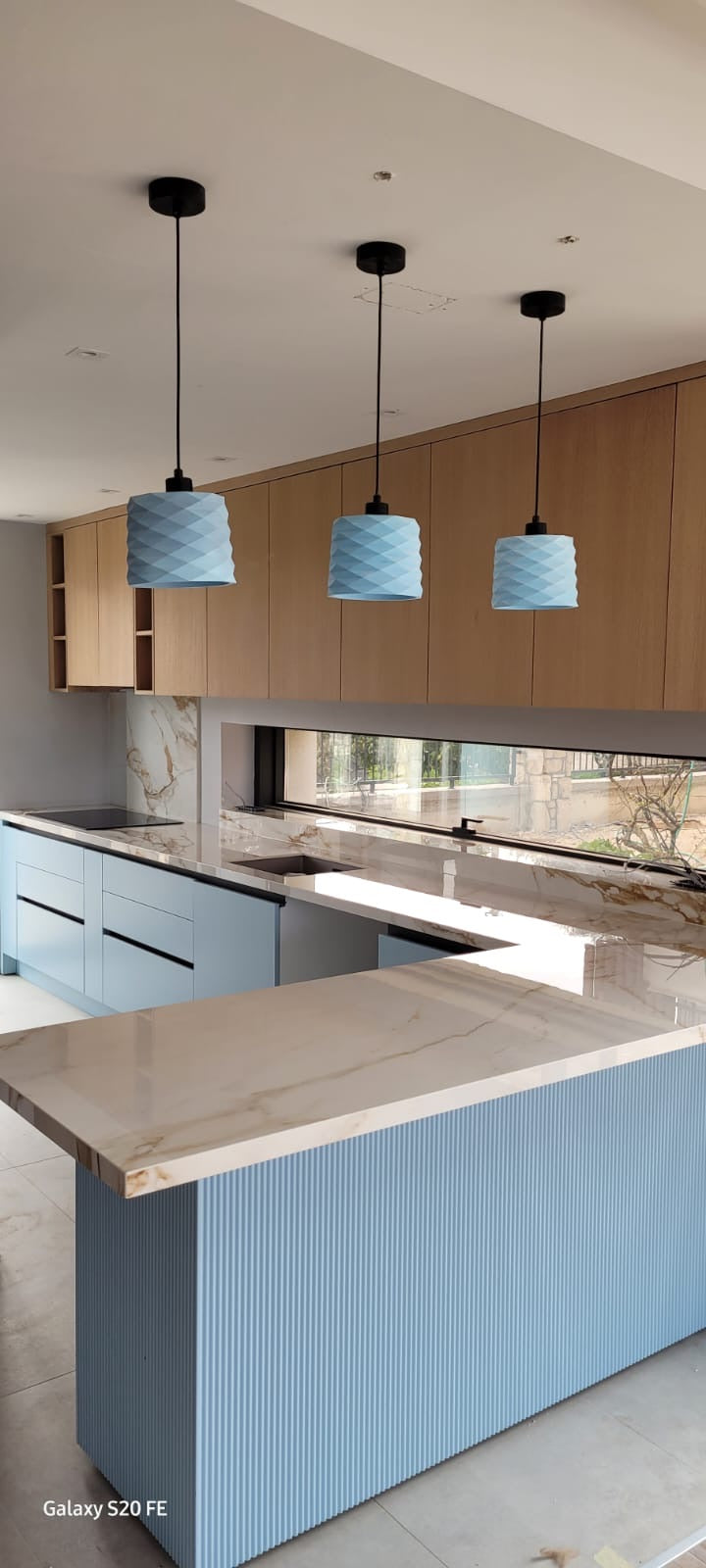Sarı Prizma Beton Tavan Aydınlatması