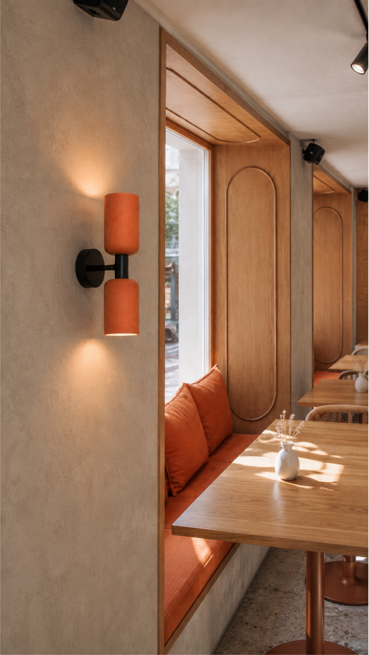 Siyah Metal Terracotta Silindir Beton Aplik