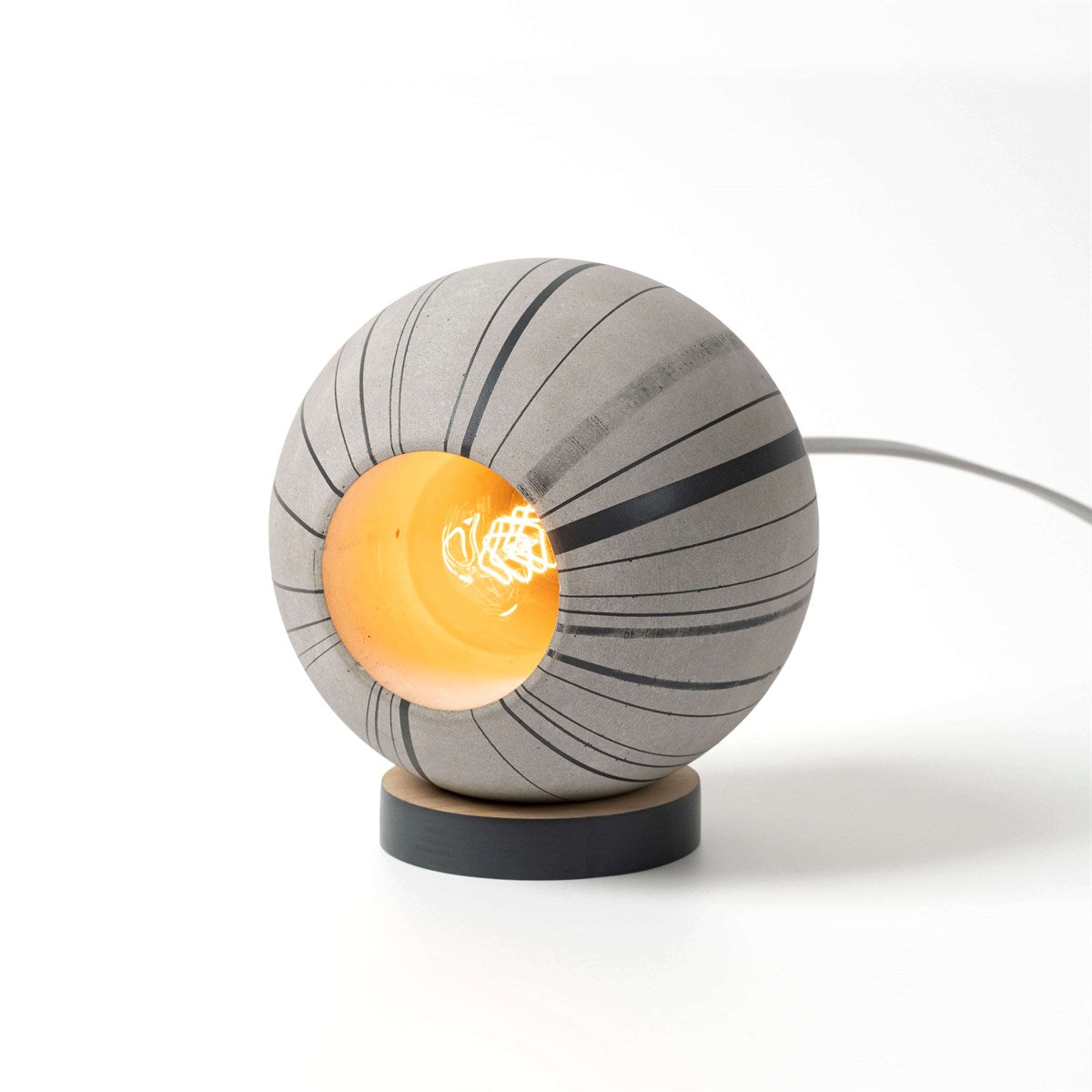 Womo x No Round Concrete Table Lamp