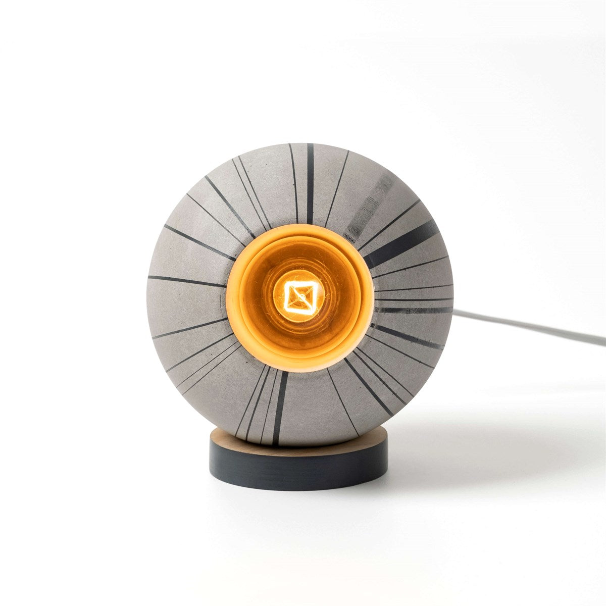 Womo x No Round Concrete Table Lamp
