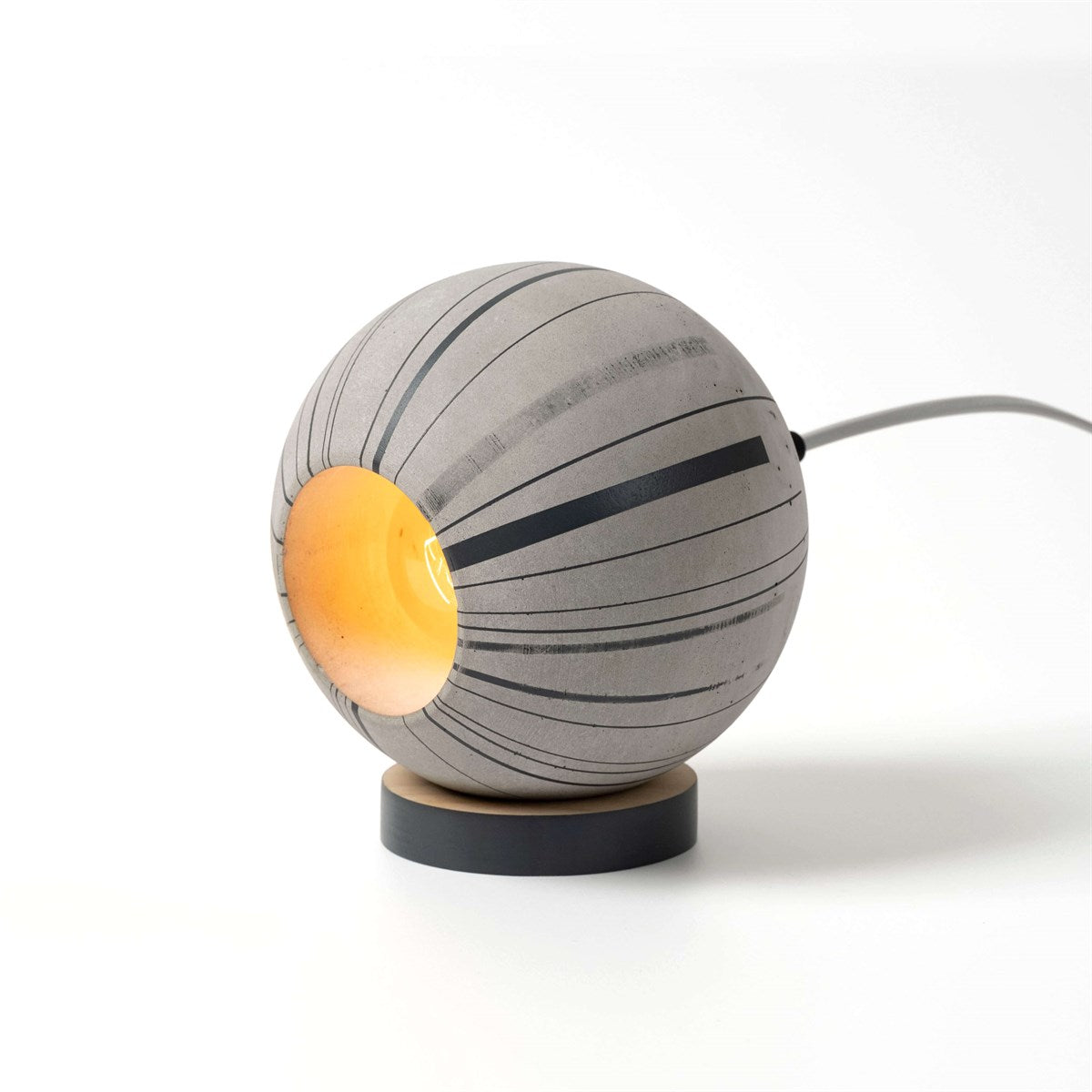 Womo x No Round Concrete Table Lamp