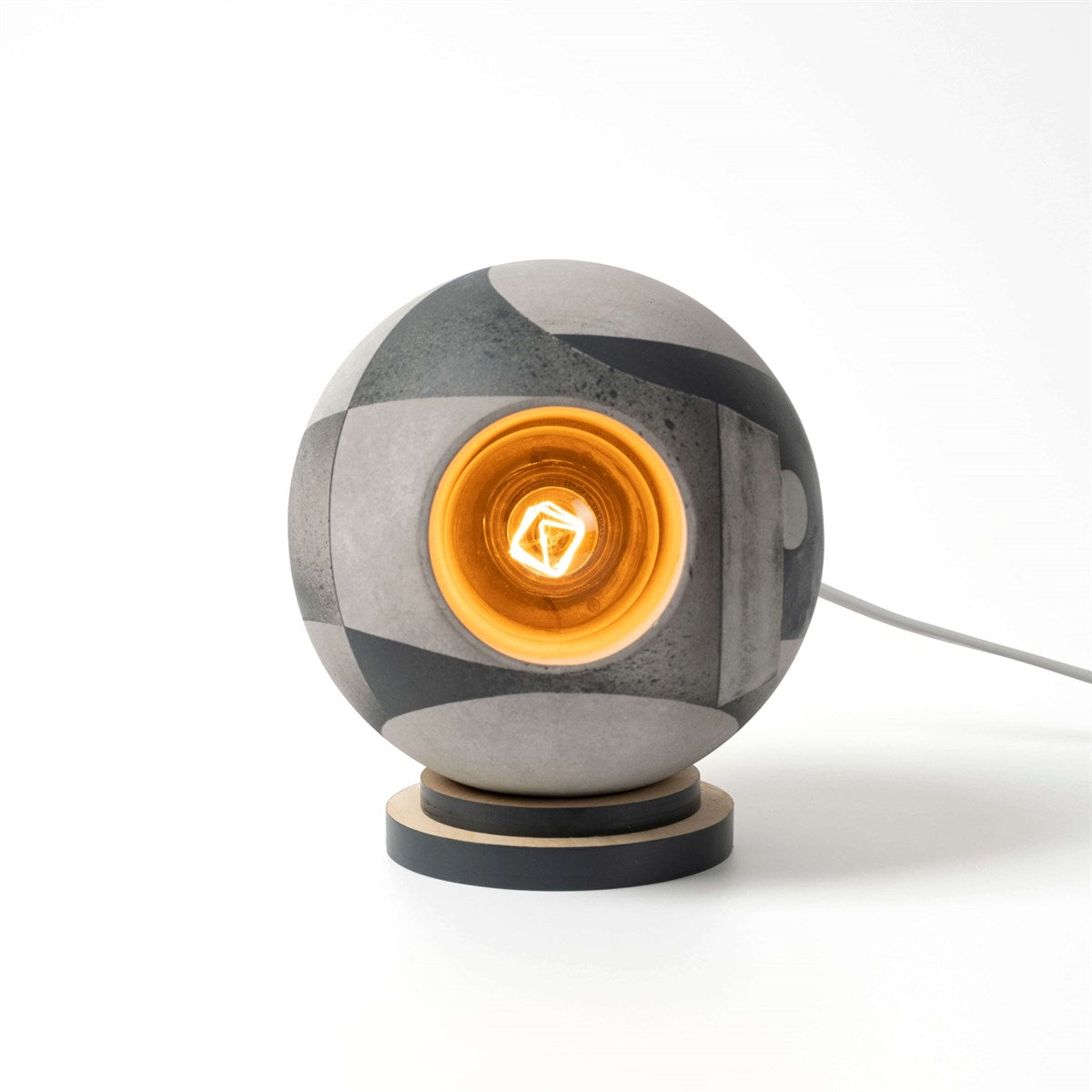 Womo x No Round Concrete Table Lamp