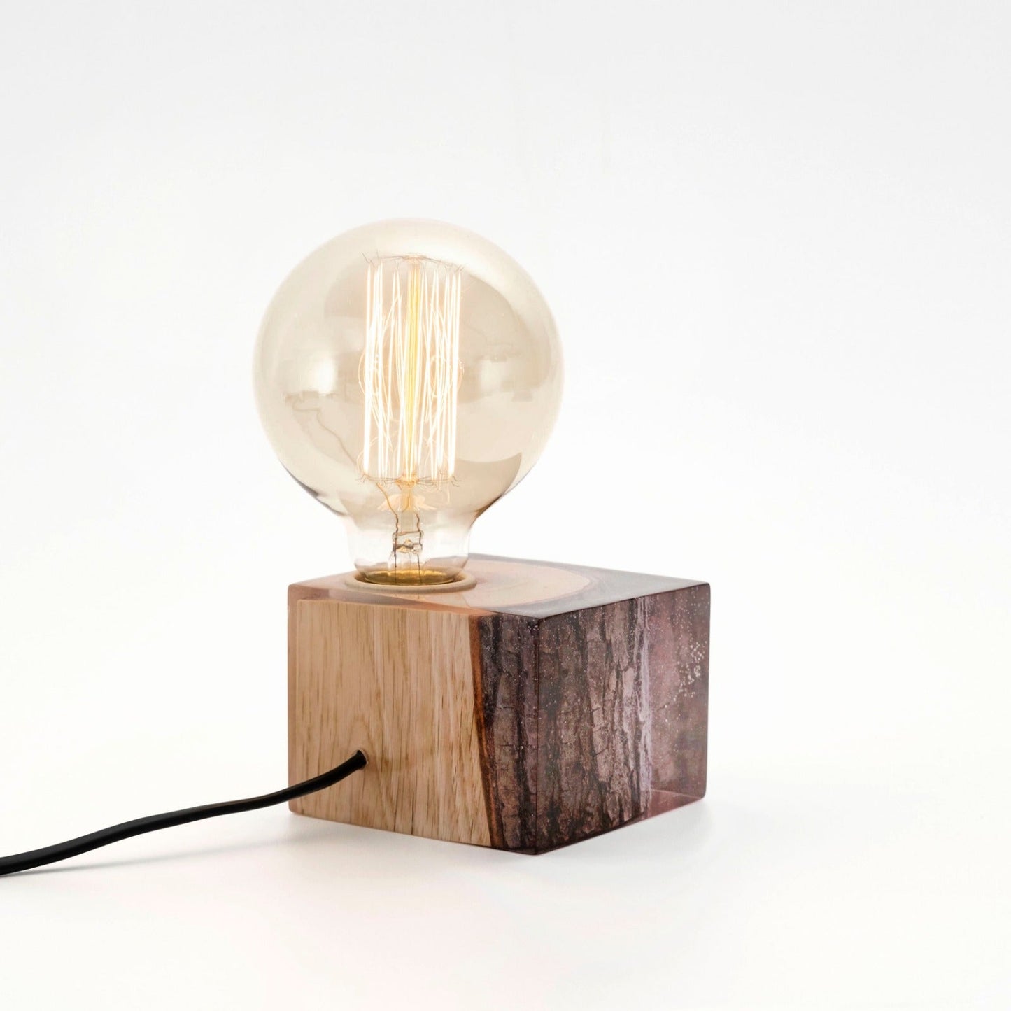 Mor Epoksi Masa Lambası