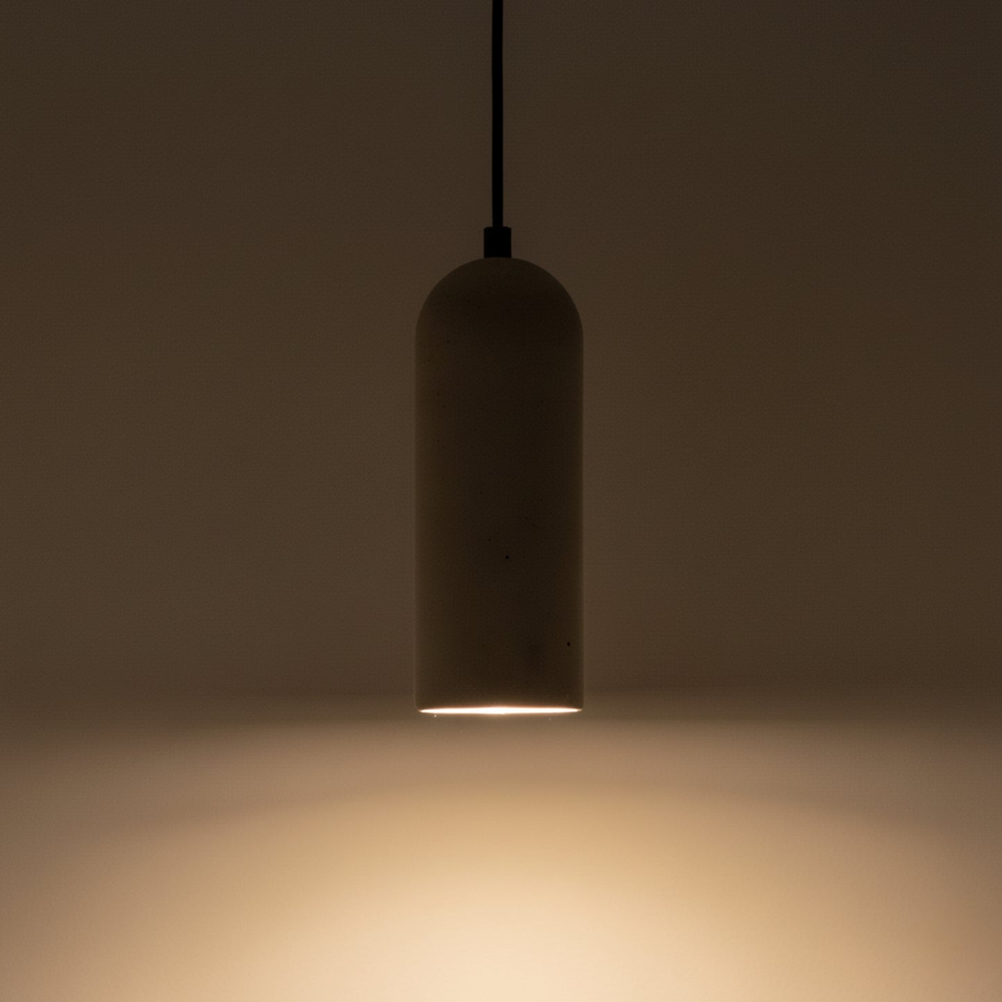 Gri Kubbe Silindir Beton Sarkıt Aydınlatma