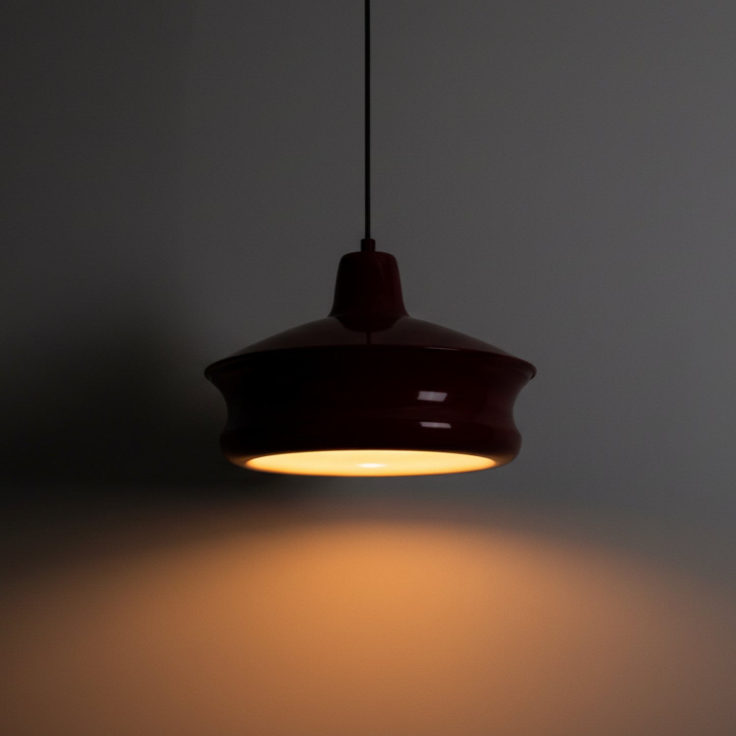 Bordo Metal Silindir Tavan Aydınlatması