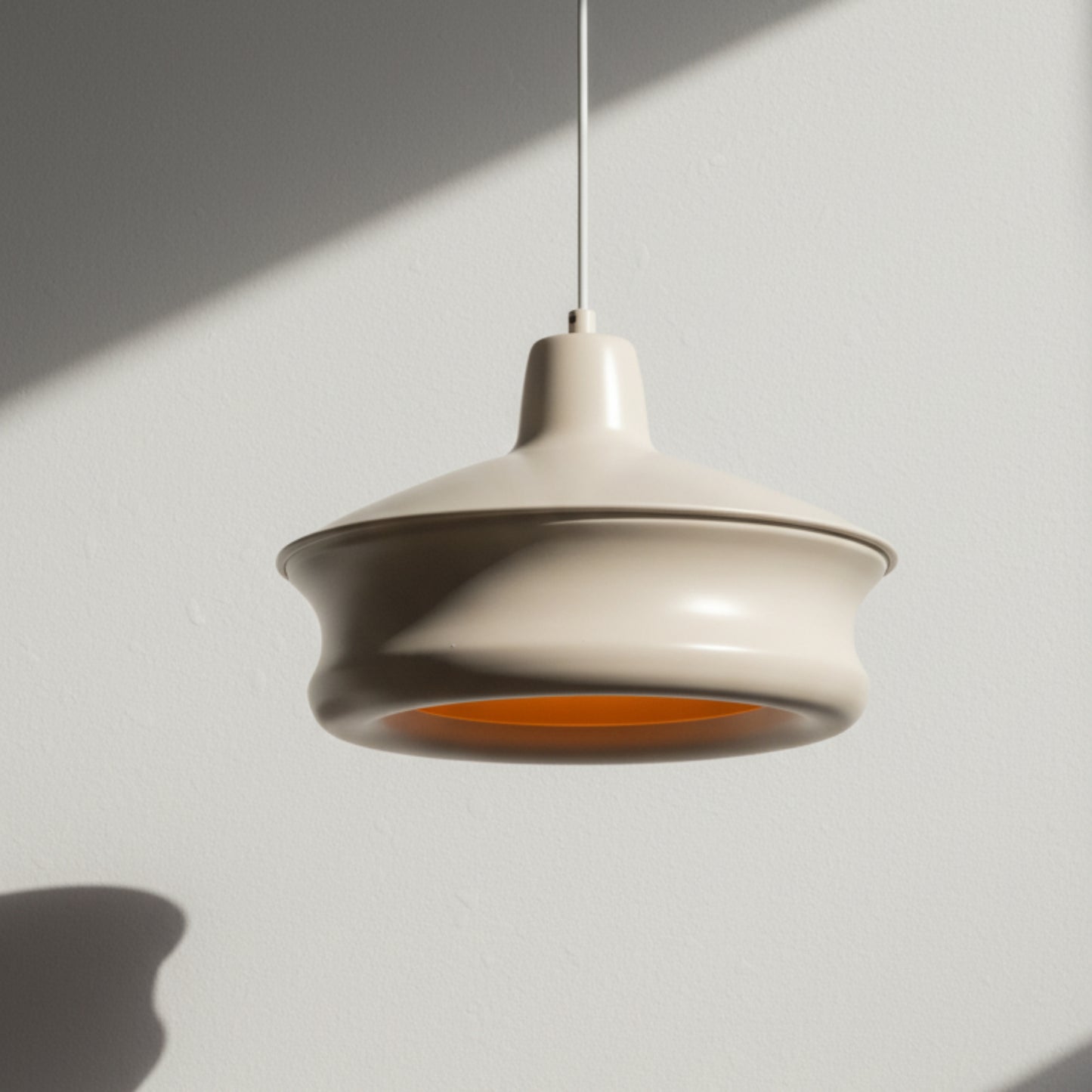 Krem Rengi Metal Silindir Tavan Aydınlatması