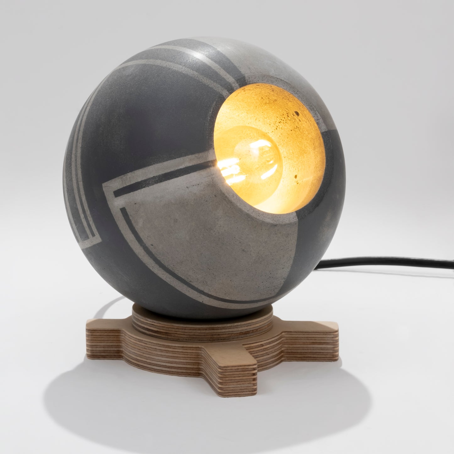 Circuit Round Concrete Table Lamp