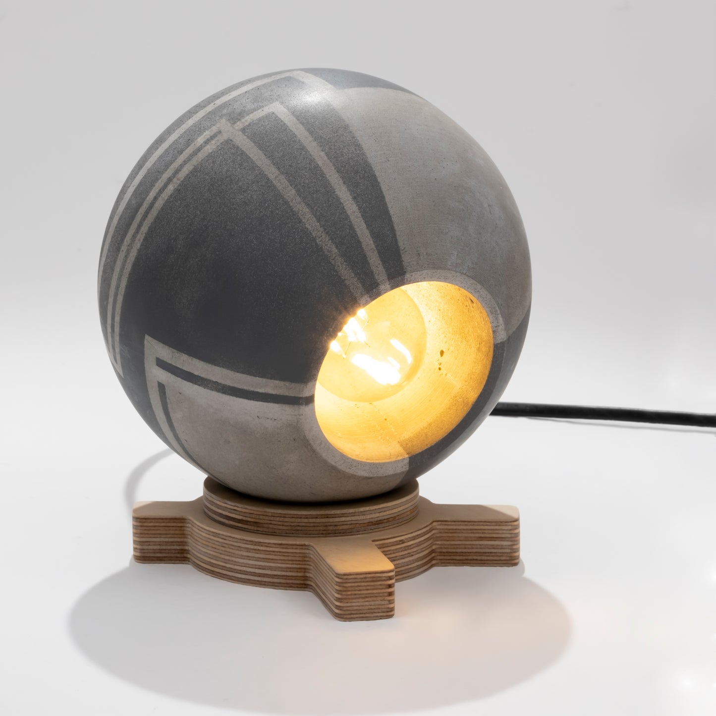 Circuit Round Concrete Table Lamp